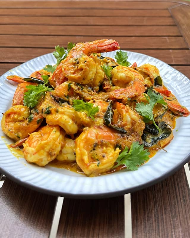 curried shrimp with spicy tomato and yogurt sauce recipe